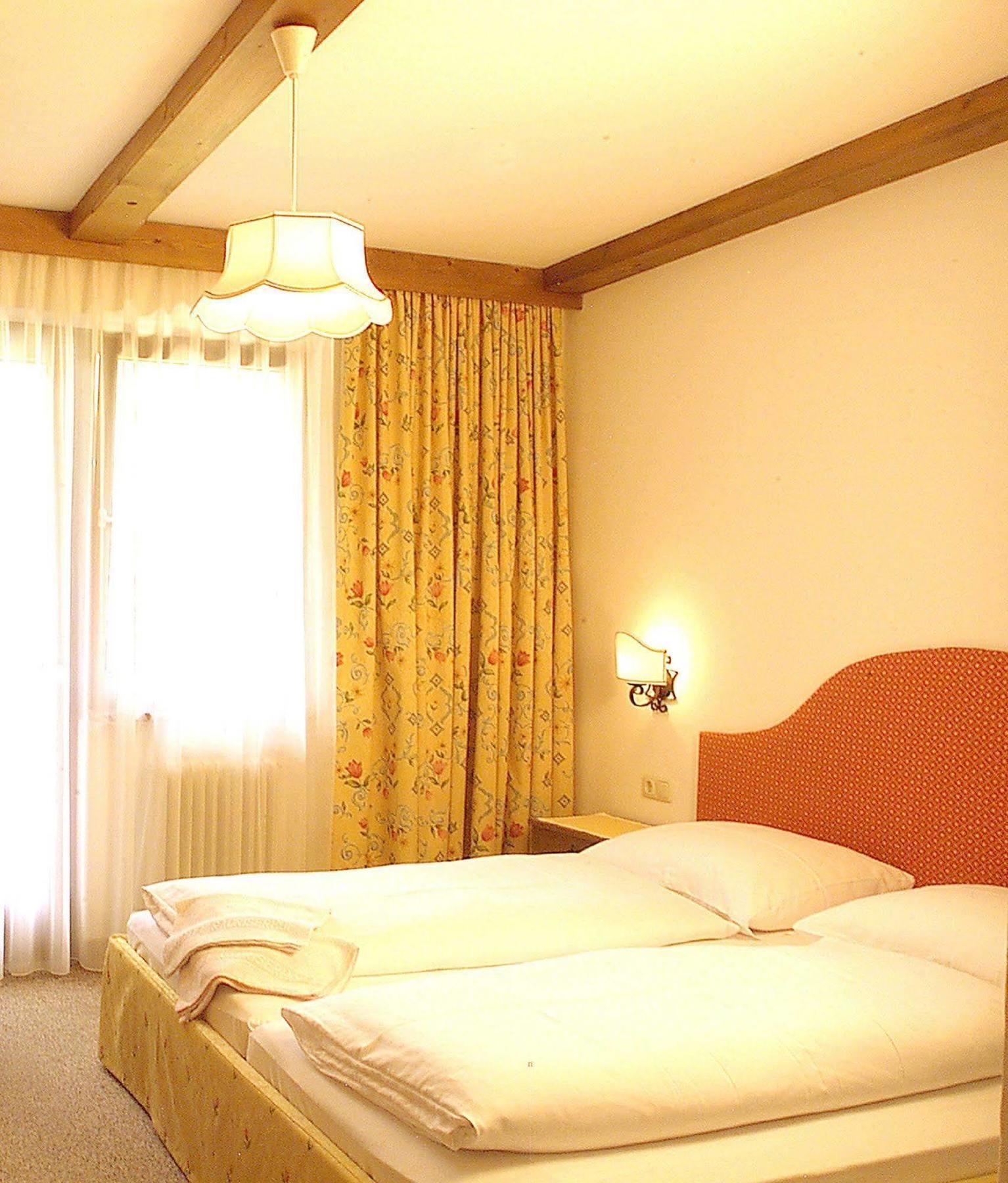 Hotel Garni Wieshof Рауріс Екстер'єр фото