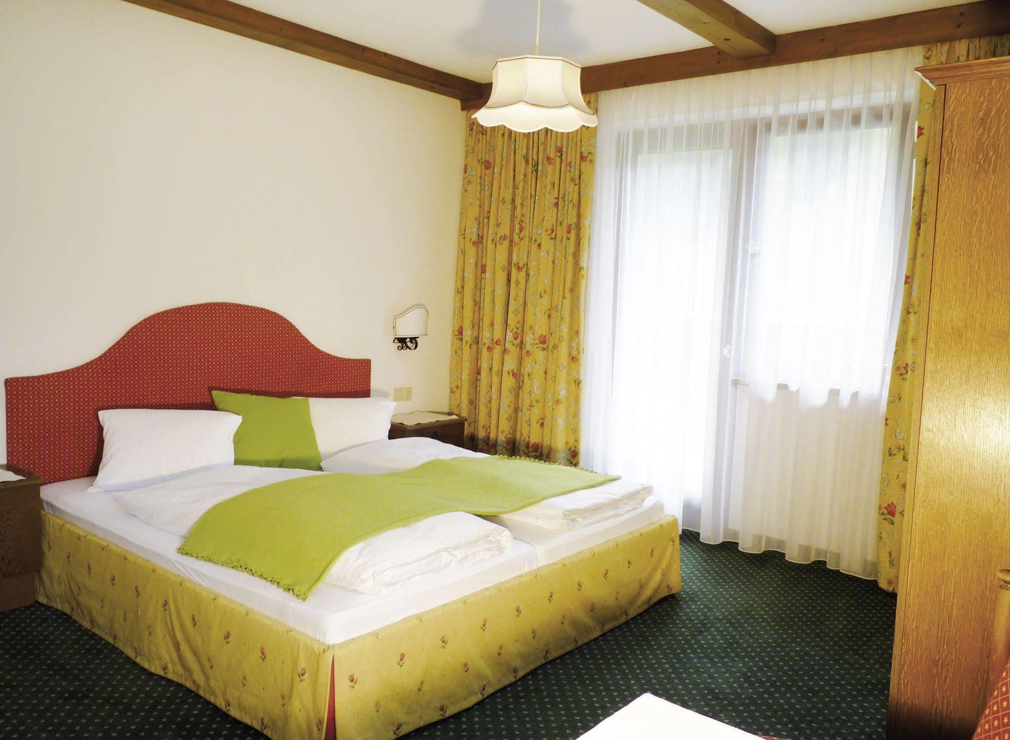 Hotel Garni Wieshof Рауріс Екстер'єр фото